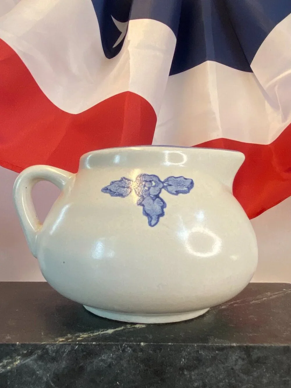 Pfaltzgraff Stoneware Round Gravy Pitcher/Boat Yorktowne Pattern (#414Y)